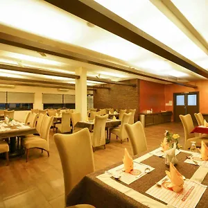https://oyo-15754-mookkannoor-tourist-home.kerala-hotels.net