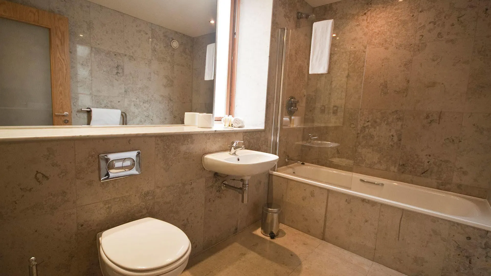 Amberley House By Thekeycollections Aparthotel Dublin