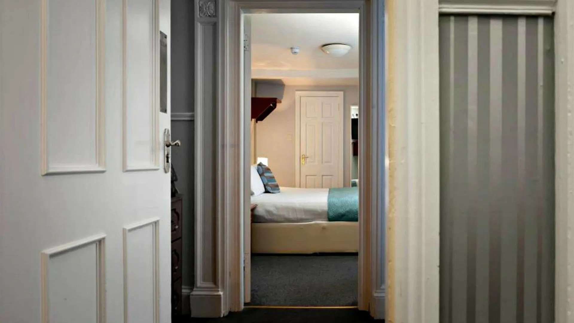 Amberley House By Thekeycollections Aparthotel Dublin 3*,  Ireland