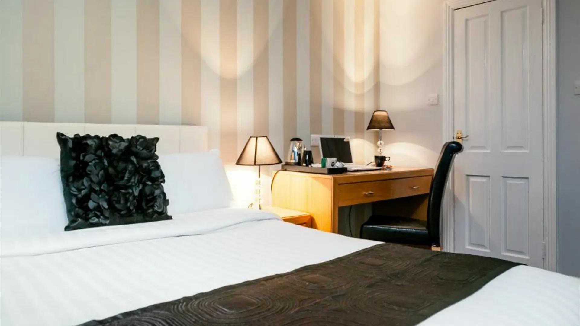 Amberley House By Thekeycollections Aparthotel Dublin